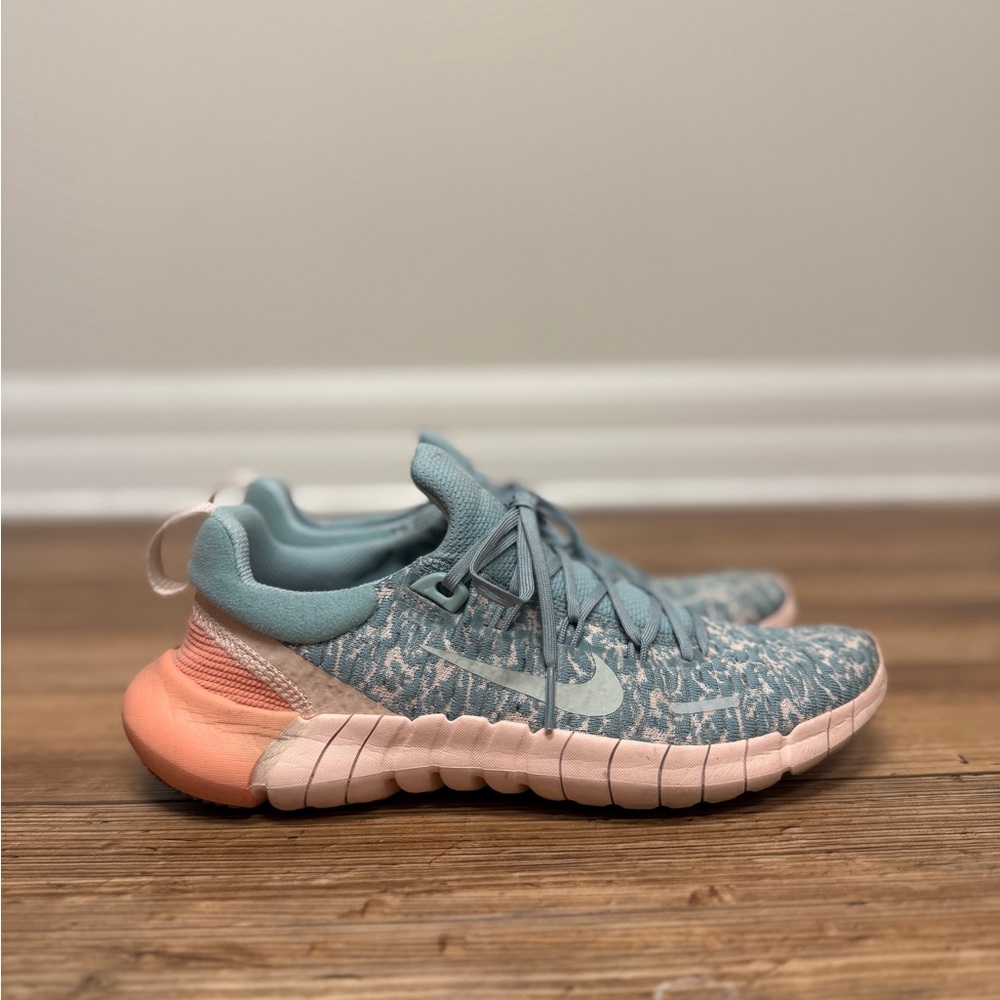 Nike Free RN Teal Peach Running Shoes Women’s 8 Lightweight Athletic Sneakers